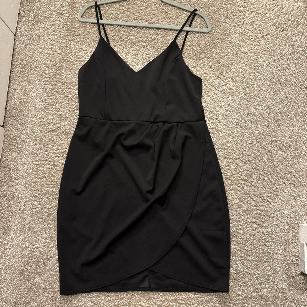 Lulu’s Mini Black Formal Homecoming Going Out Cocktail Dress